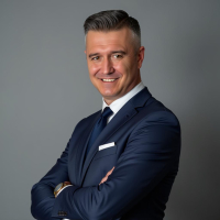 Marek Oźlański - zdjęcie portretowe
          